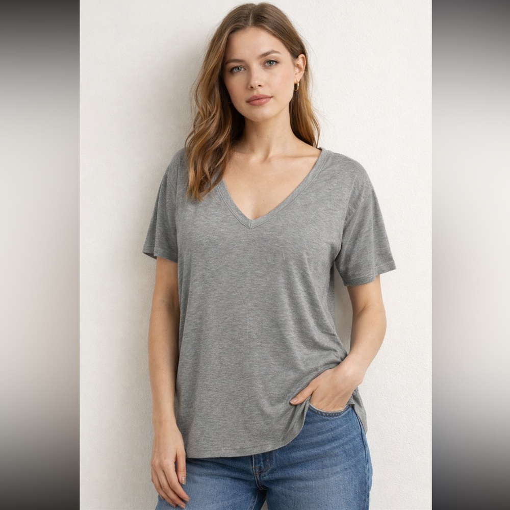 Victoria’s Secret Gray V Neck Tee Relaxed Fit - Size M